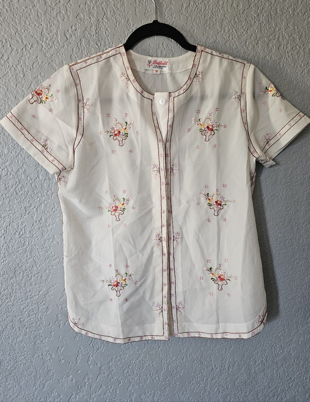 Delicate Cream Embroidered Button-Front Short Sleeve Shirt